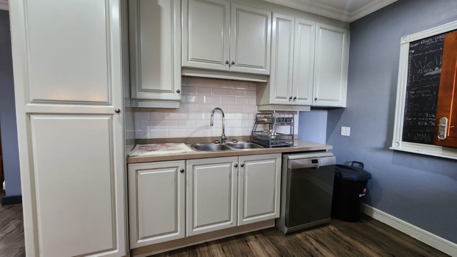 4 Bedroom Property for Sale in Melodie North West